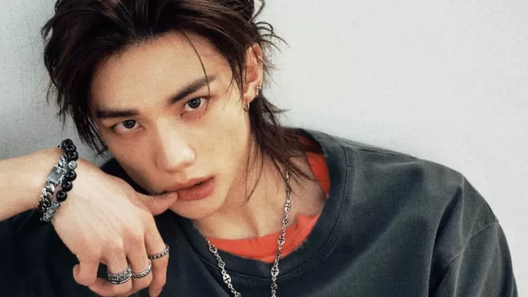 Hyunjin Stray Kids tampil memukau bersama dengan kampanye baru Guess