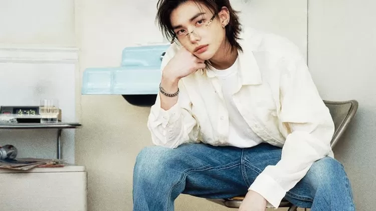 Hyunjin Stray Kids tampil memukau bersama dengan kampanye baru Guess