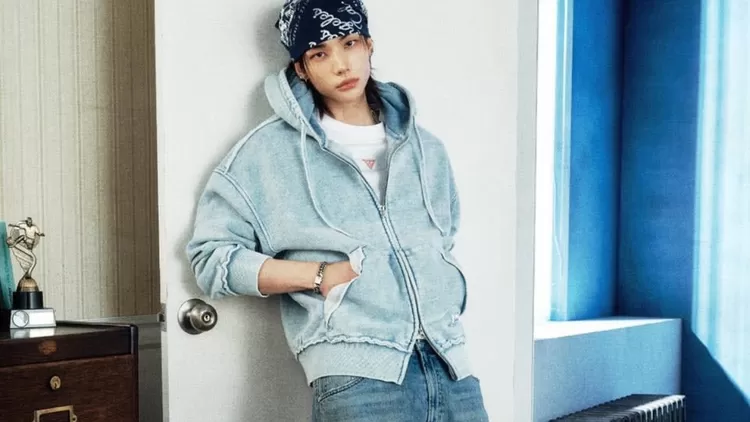 Hyunjin Stray Kids tampil memukau bersama dengan kampanye baru Guess