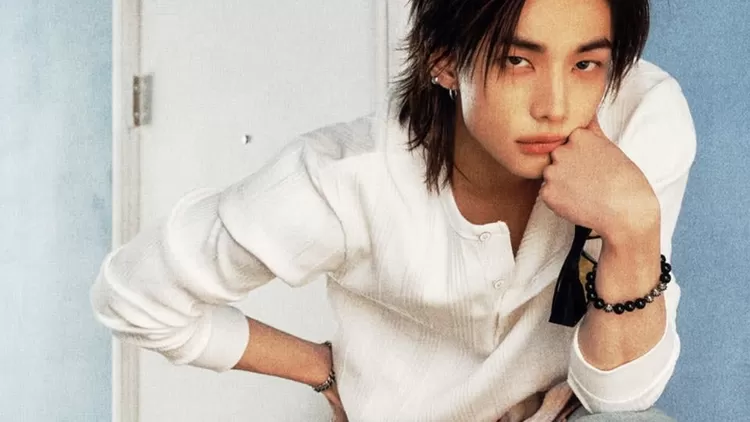 Hyunjin Stray Kids tampil memukau bersama dengan kampanye baru Guess