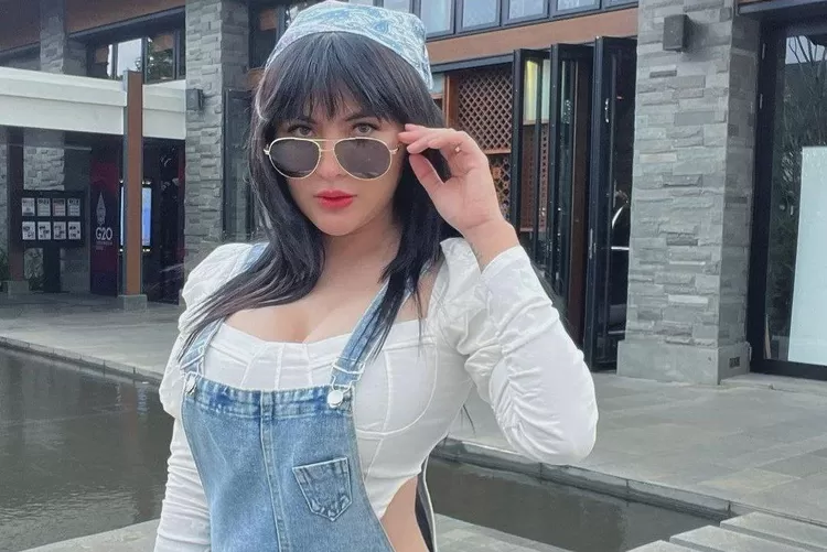 Selebgram Angela Lee.