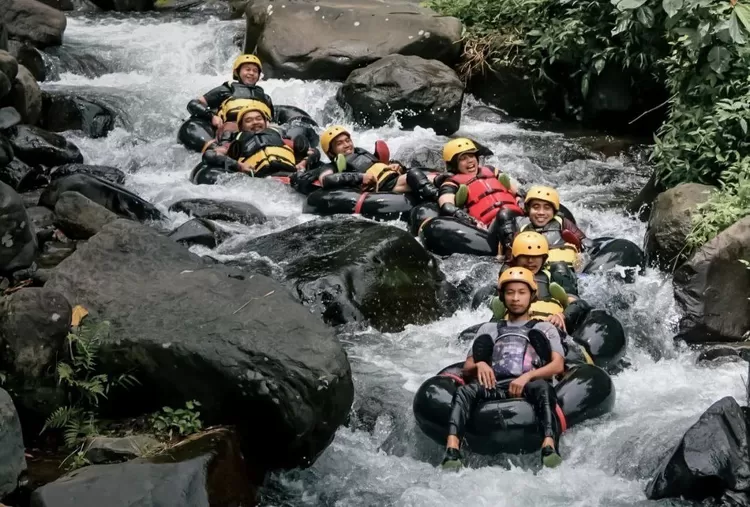 Cikadongdong River Tubing Wisata Alam di Majalengka.