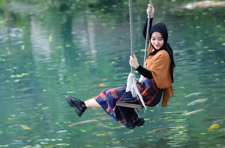 Telaga Biru Cicerem, Kuningan, Jawa Barat.