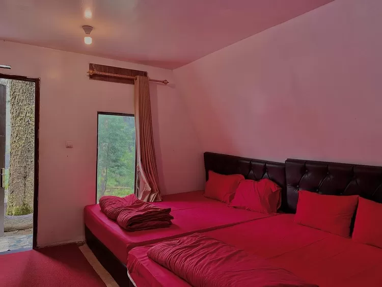 Bagian dalam Penginapan Tipe Super Glamping di The Lawu Park Tawangmangu 