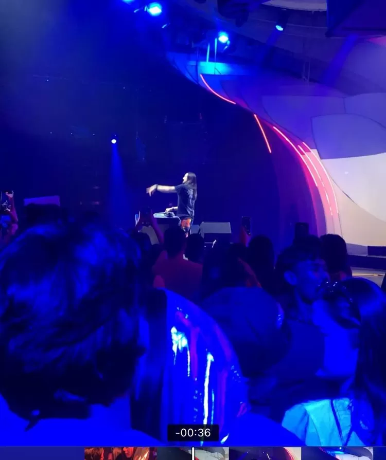 Bukti Gus Zizan clubbing dan kissing