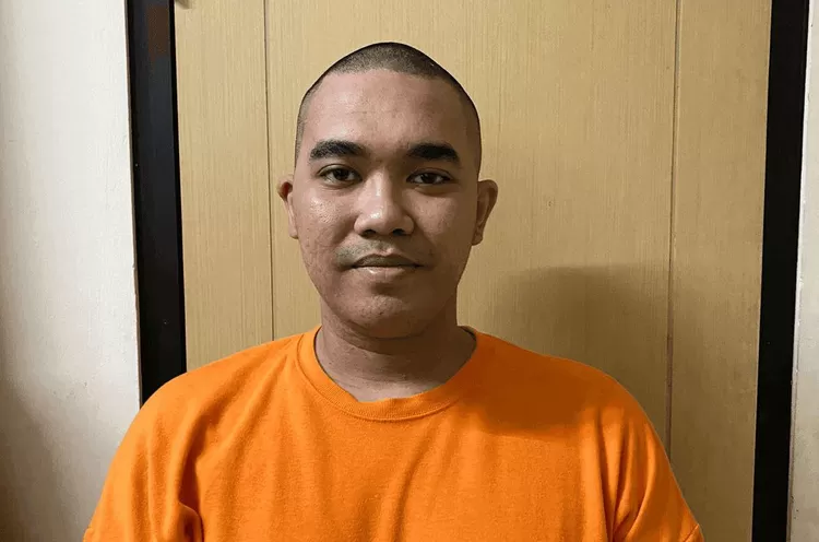  Sosok mantan manajer Fuji, Batara Ageng yang telah ditahan Polres Metro Jakarta Barat dalam kasus penggelapan uang.