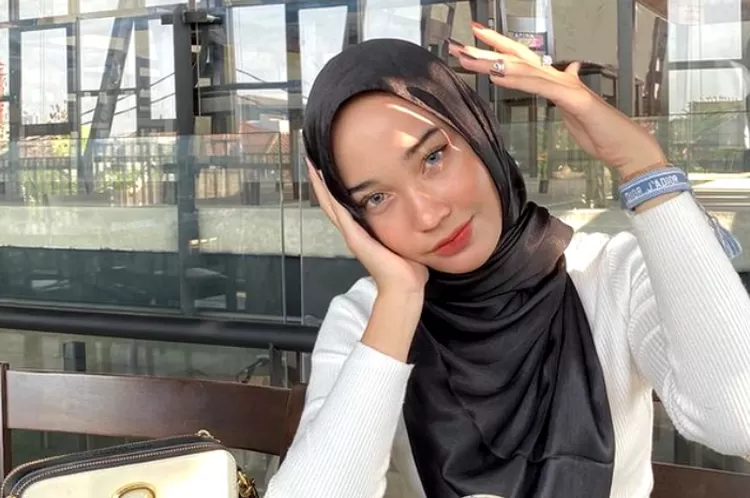 Sosok Dinda Rimby, Pacar Ferdiansyah Pemain Persib Bandung yang Viral Usai Diduga Berselingkuh dengan Mufli Hidayat Pemain Timnas Indonesia