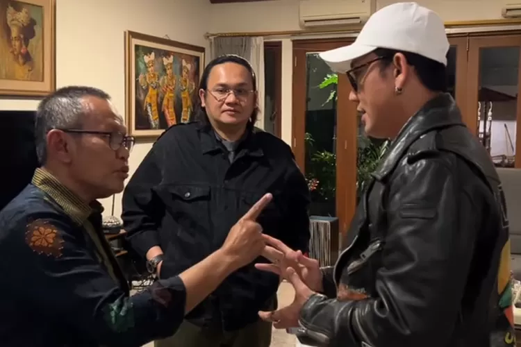 Ini Awal Mula Perseteruan Farhat Abbas dan Denny Sumargo yang Viral di TikTok.