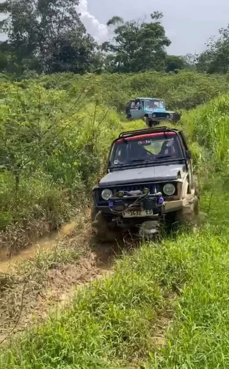 Jimmy Ketua Bodep, Sedang Melinbas jalanan berlumpur di M2 Adventure dalam acara Bodep Fun Offroad