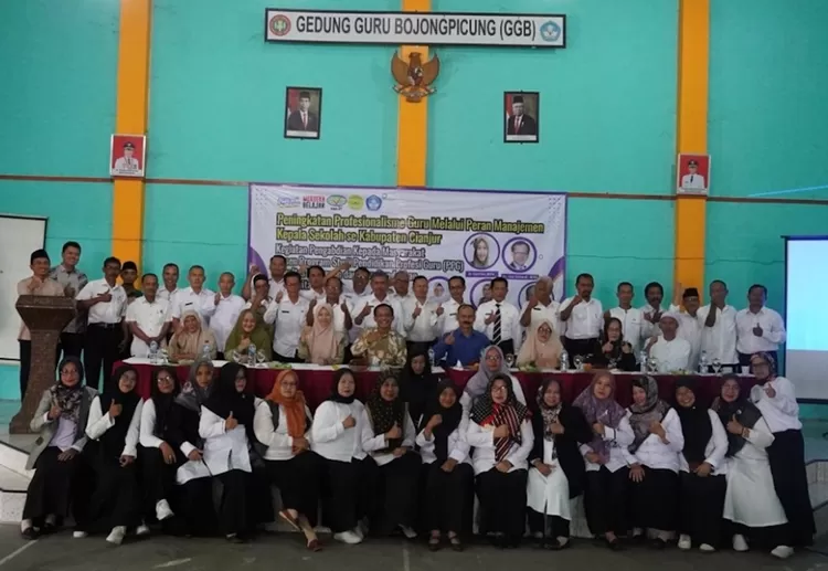 Program Studi Pendidikan Profesi Guru (Prodi PPG) FKIP Universitas Pakuan, menyelenggrakana pengabdian kepada masyarakat dengan tema Peningkatan Profesionalisme Guru melalui Peran Manajemen Kepala Sekolah, di Kabupaten Cianjur. 