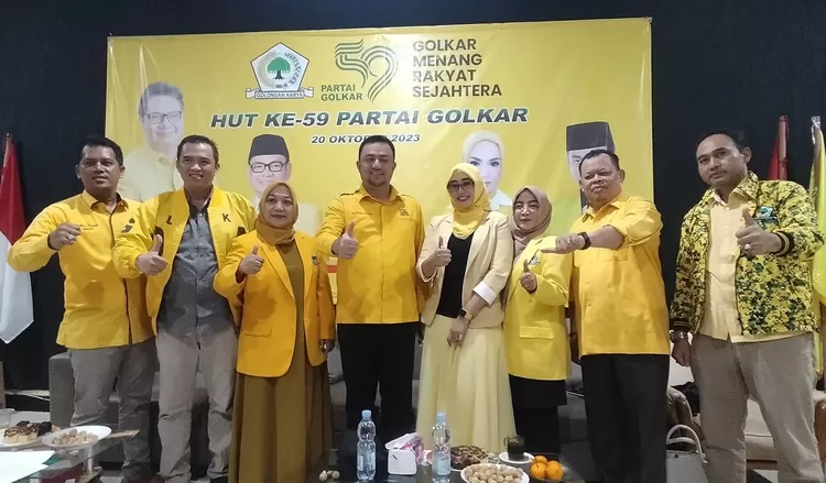 Partai Golkar melakukan rapat harian dan pleno di Kantor DPD Partai Golkar, memunculkan nama Ririn Farabi Arafiq, Rabu (1/5).