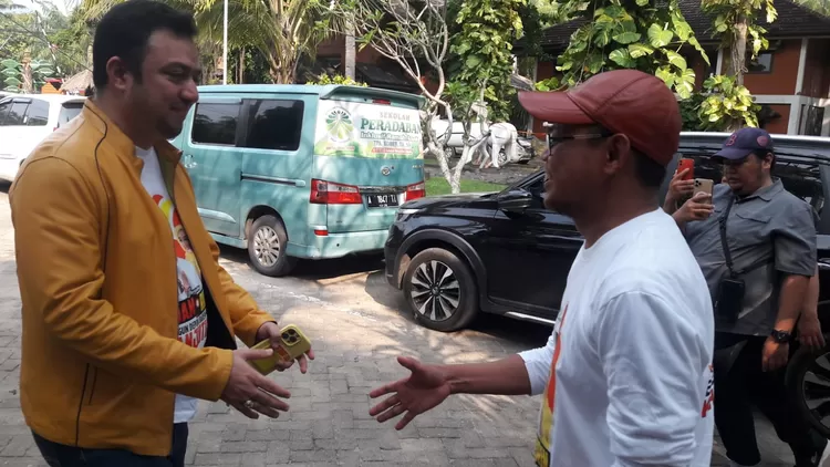 Calon Walikota Depok, Imam Budi Hartono (kanan) bersama Ketua DPD Partai Golkar Kota Depok, Farabi A Arafiq