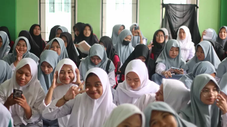 UI mengadakan program "Pendampingan dan Workshop Jurnalistik" sebagai Program Hibah Kepedulian Masyarakat 2024, di Yayasan Pondok Pesantren Nurul Islam Sekarbela, Mataram, Nusa Tenggara Barat. 