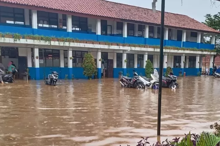 Eks gedung SMPN 13 Depok, yang terletak di Jalan Raya Krukut, Kecamatan Kelurahan Krukut, Kecamatan Limo.