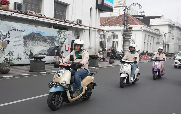 AM bersinergi melalui program Honda Experience dalam acara Berpacu dalam Sinergi, menghadirkan pengalaman berkendara menyenangkan bersama Honda Scoopy