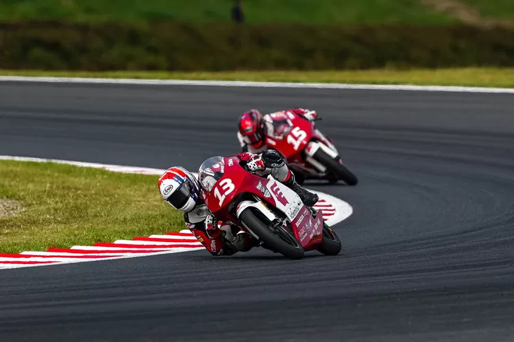 M. Badly Ayatullah (13) pebalap muda binaan PT Astra Honda Motor (AHM) dalam putaran keempat Idemitsu Asia Talent Cup (IATC) 2025