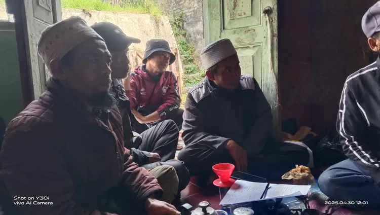 Komunitas Jawa Barat Nusantara (KJBN) kukuhkan Duta Penyelamatan Kopi Pangalengan besutan Ustadz Cupang alias Ucup Pangalengan, alias Ucup Tatang Taryanto, Rabu 1 Mei 2025.