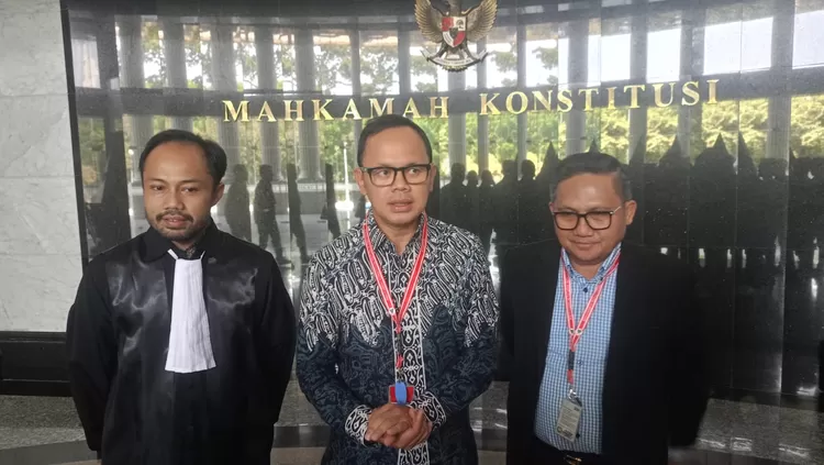 Wali Kota Bogor Bima Arya bersama 6 kepala daerah mengajukan gugatan UU Pilkada ke MK.