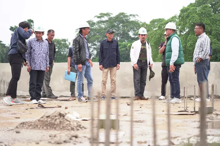 Komisi III DPRD Kota Bogor sidak pembangunan Pasar Gembrong Sukasari