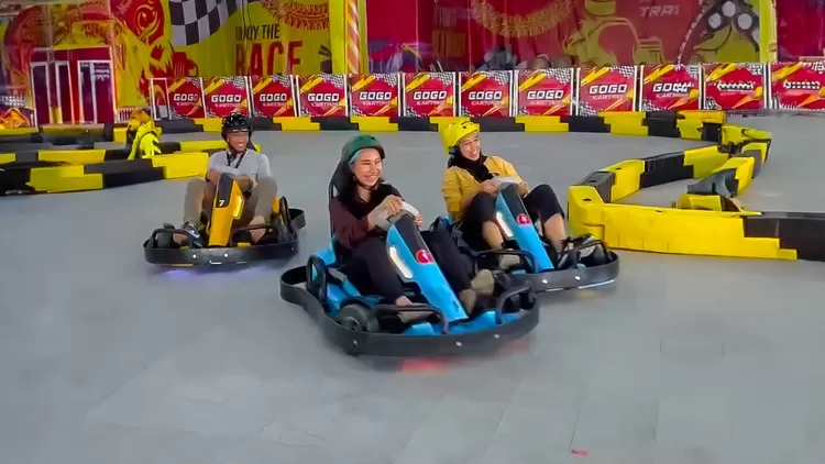 Arena bermain gokart dalam ruangan ini merupakan hasil kerja sama dengan salah satu tenant yang ada di Cibinong City Mall yaitu Funworld.