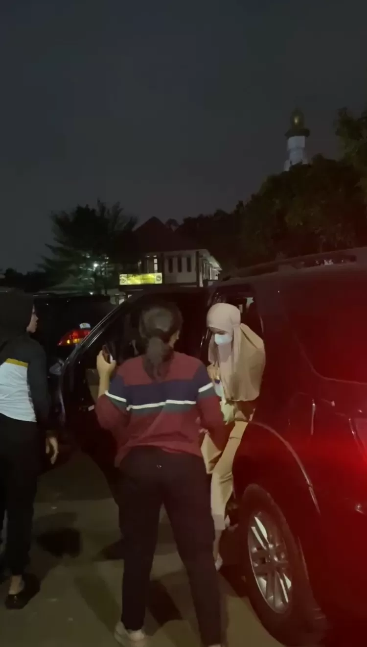 Korban KDRT Cut Intan Nabila tiba di Polres Bogor, Selasa, 13 Agustus 2024 sore.