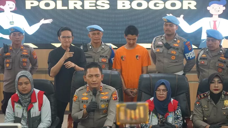Polres Bogor bersama Kementerian Pemberdayaan Perempuan dan Perlindungan Anak (PPPA) saat konferensi pers pengungkapan kasus KDRT yang dilakukan tersangka Armor Toreador kepada Cut Intan Nabila di Mako polres Bogor, Rabu, 14 Agustus 2024.