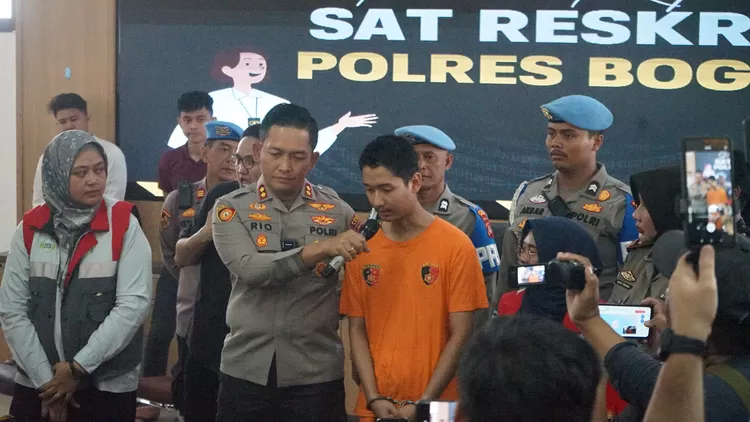 Tersangka kasus KDRT terhadap Cut Intan Nabila, Armor Toreador saat konferensi pers pengungkapan kasus KDRT di Mako Polres Bogor, Rabu, 14 Agustus 2024.&nbsp;