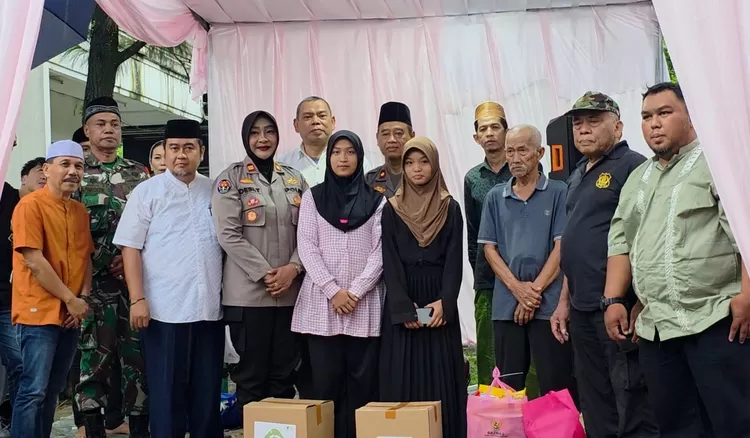 IJTI Bogor Raya saat baksos di Desa Cilebut Barat, Kecamatan Sukaraja, Kabupaten Bogor, Sabtu 15 Maret 2025.