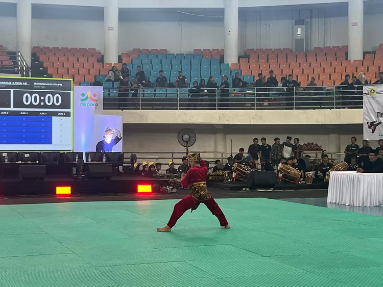 Festival Pencak Silat tingkat Kabupaten Bogor tahun 2025 di Gedung Laga Satria, Cibinong, Senin, 14 April 2025.