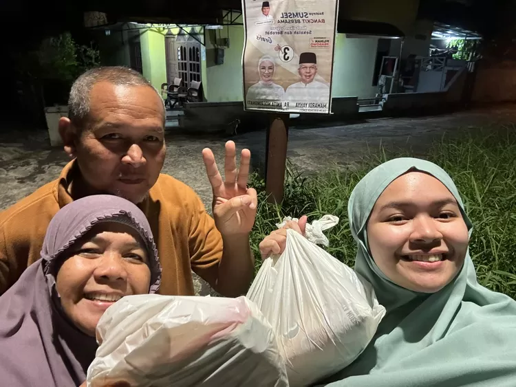 penerima paket sembao yang dibagikan