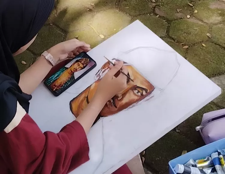 peserta lomba melukis potret SMB II