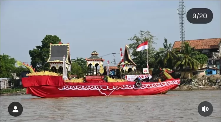 Perahu hias Pol PP Palembang menjadijuara ke-2