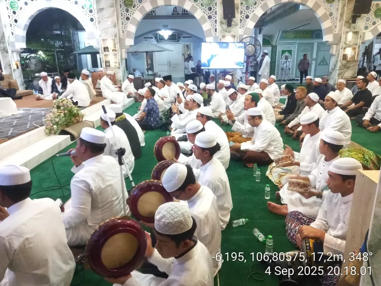 Lautan Jamaah Penuhi Petamburan: Maulid Akbar FPI Angkat Tema Revolusi Akhlak untuk Indonesia Berkah