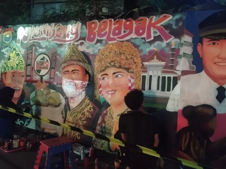 turis dan bujang gadis Palembang ada di simpang lima DPRD