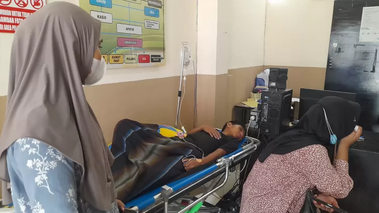 satu orang korban keracunan ayam suwir dirawat 