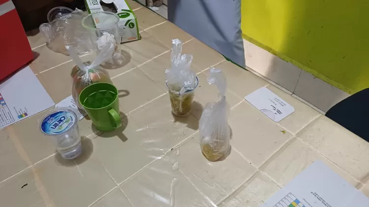 Beberapa sisa makanan yang diamankan dan dijadkan barang bukti 