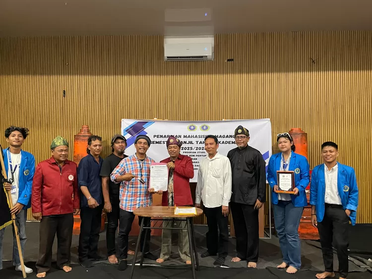 Penarikan mahasiswa seni pertunjukan 