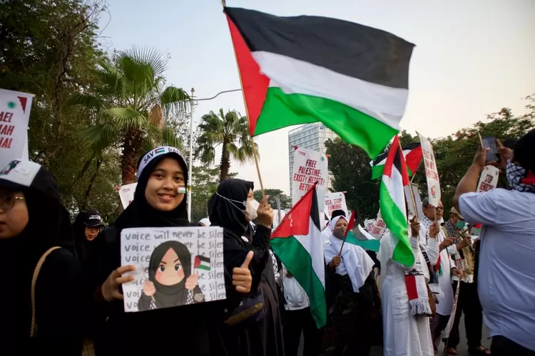 Aksi massa bela Palestina di depan Kedutaan Besar Amerika - Foto: Henry Lukmanul Hakim