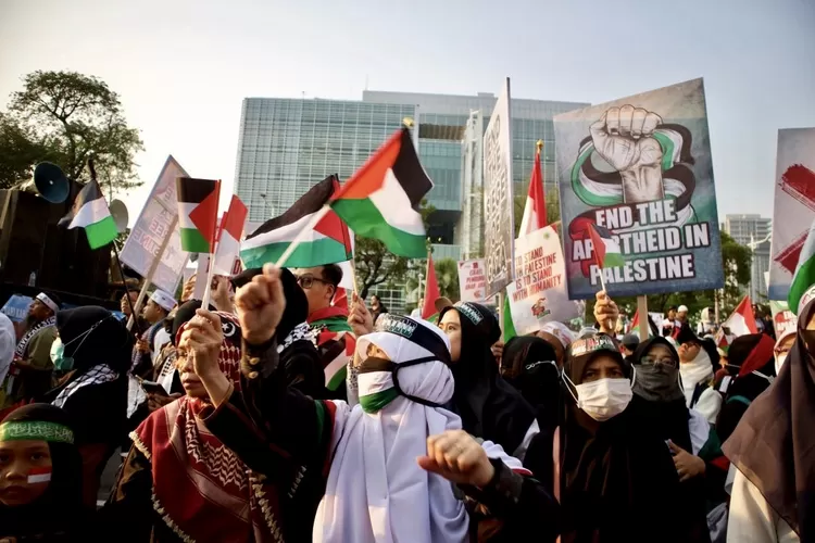 Aksi massa bela Palestina di depan Kedutaan Besar Amerika - Foto: Henry Lukmanul Hakim