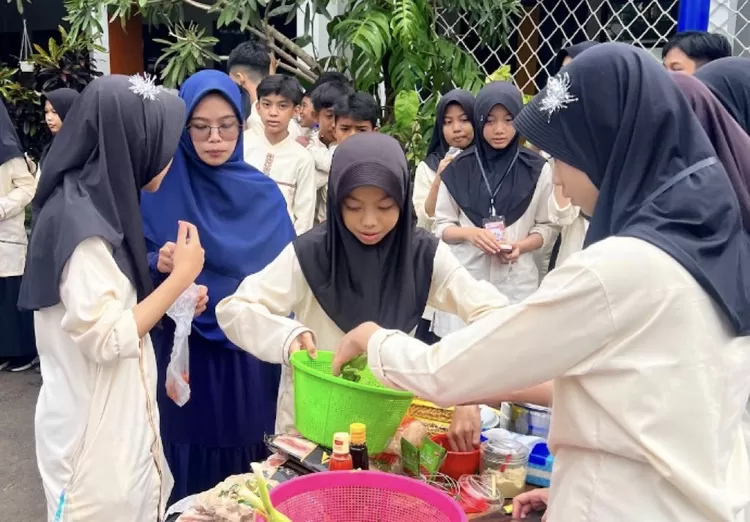 Puncak Peringatan Hari Guru Nasional 2023 di SMP Prima Cendekia Islami (PCI) - Foto: Istimewa