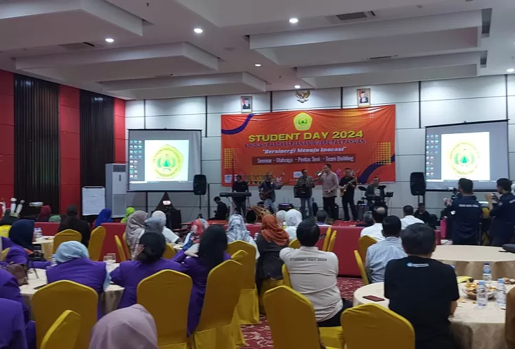 Kolaborasi Mahasiswa S3 IM dan Dosen Pascasarjana Unpak (The Vision Band) Memukau Penonton
