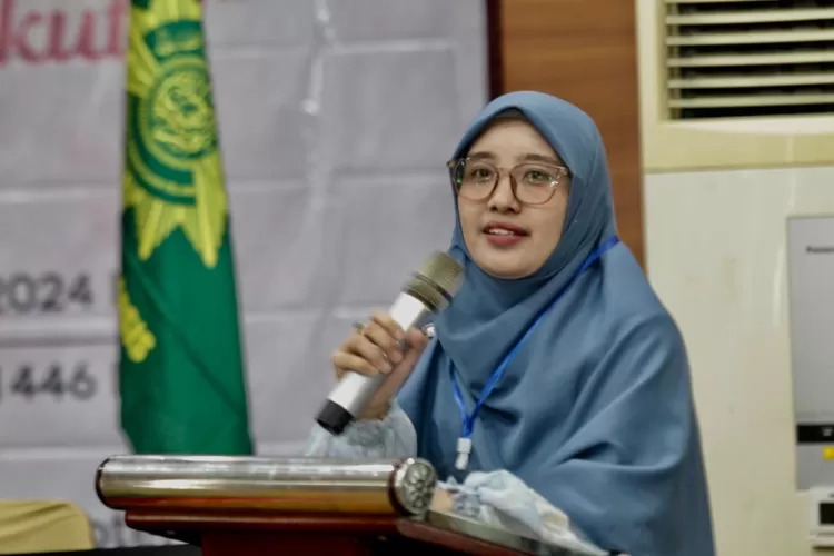 Ketua PW Pemudi PERSIS DKI Jakarta, Rahmi Utami Syarifah. M.Pd: seminar ini dalam rangka meningkatkan pemahaman dan kesiapan mental untuk memasuki jenjang pernikahan - Foto: Henri Lukmanul Hakim