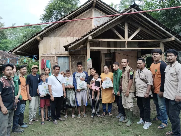 Bentuk Peduli Korban Banjir Bandang dan Longsor di Sukabumi, Sinergi LAZ PERSIS dan Sigab PERSIS Jakarta Kirim Bantuan - Foto: Istimewa