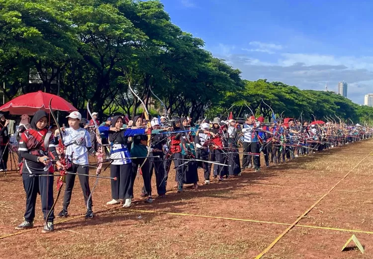 Atlet panahan berlaga di Tangerang Selatan Open Archery Championship 2024 - Foto: Henri Lukmanul Hakim