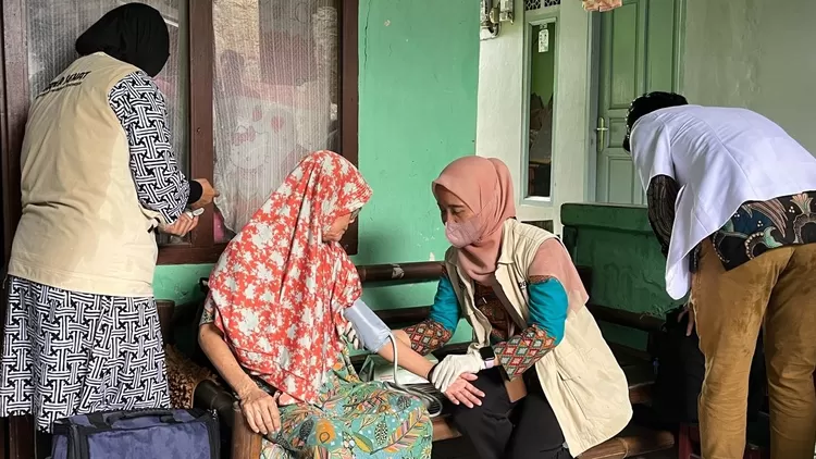Kehadiran dokter dalam setiap pelayanan menjadi nilai tambah yang memperkuat kualitas pemeriksaan medis. 