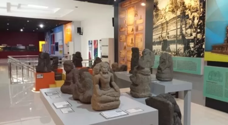 Bagian dalam Museum Mpu Purwa
