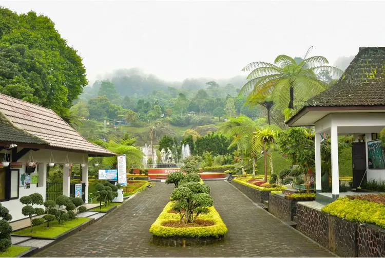 Lokawisata Baturraden di Lereng Gunung Slamet Jawa Tengah.