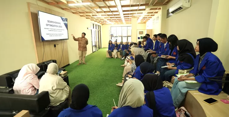 Mahasiswa UNISAL Bandung Lakukan Industry Visit ke Kantor Promedia Group, Pelajari Perkembangan Industri Media Massa