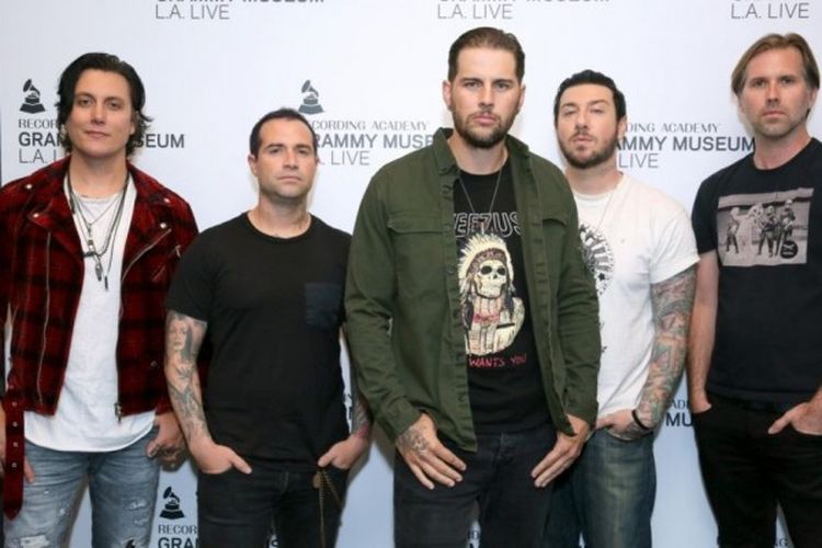 6 Rekomendasi Lagu Rock Dari Band Avenged Sevenfold, Pilihan Terbaik Bikin Emosional