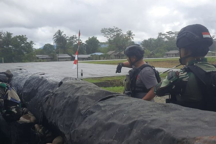 Kronologi Lengkap KKB Hujani Tembakan Ke Pesawat, Diberondong Senjata ...